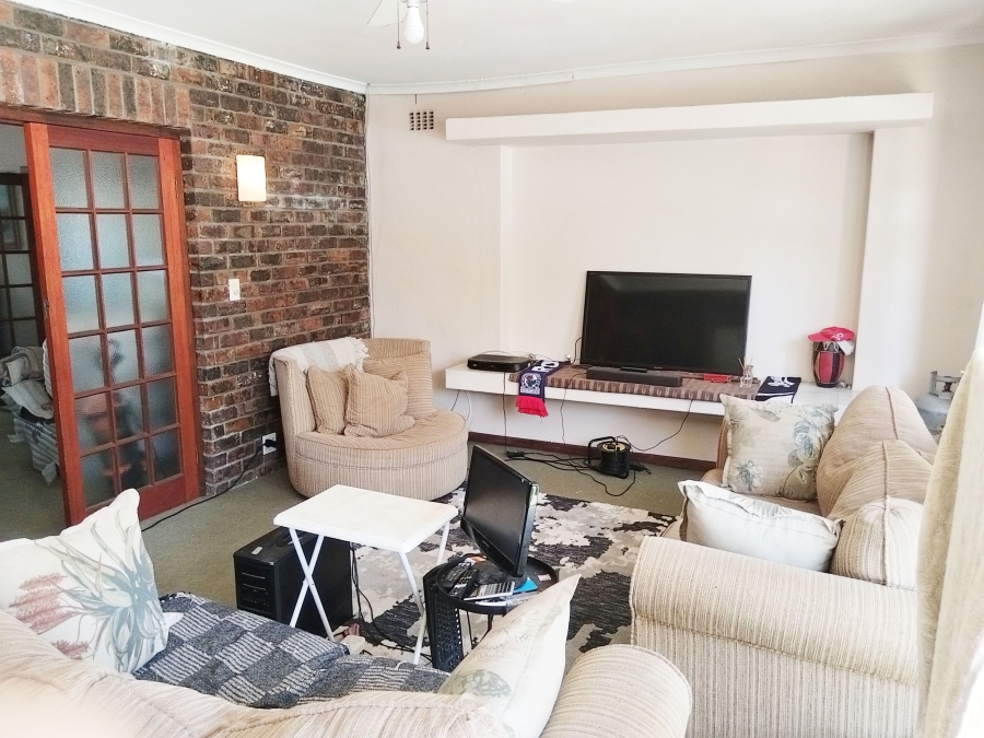 3 Bedroom Property for Sale in Stellenberg Western Cape